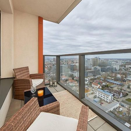 ブラチスラヴァ5Min2Centre, View & Free Parkingアパートメント エクステリア 写真
